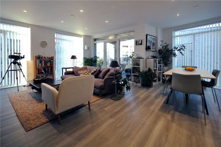 A modern, well presented second floor apartment, situated on the remarkable new Mosaic development. A modern, urban development set on the edge of Headington. - Photo 2