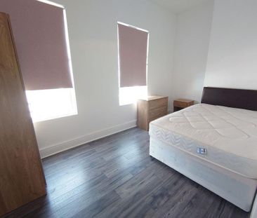 4 bedroom terraced house to rent - Photo 3
