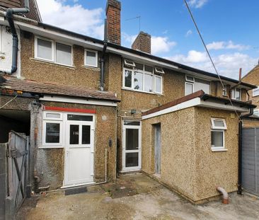 3 bedroom terraced house to rent - Photo 5