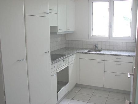 gemütliche 3-Zimmerwohnung im 1. OG mit Balkon - Photo 3