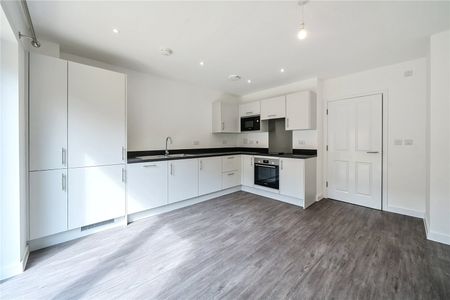 4 bedroom house to rent Waterslade Way, Houghton Regis, Dunstable, Bedfordshire, LU5 - Photo 4