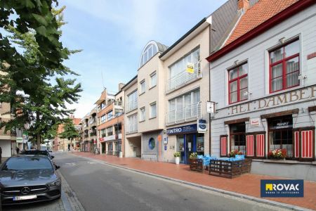 Zeer verzorgd en centraal gelegen appartement in centrum Izegem - Photo 4