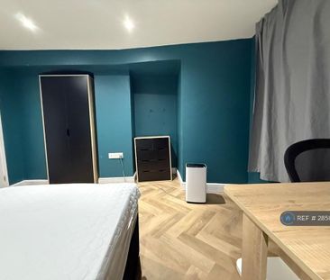 1 bedroom in a house share to rent - Photo 4