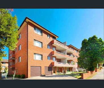 LOVELY APARTMENT IN A GREAT LOCATION - Photo 3