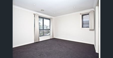 Spacious Family Living & Fantastic Location - Photo 5