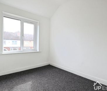 3 bedroom end of terrace house to rent - Photo 2