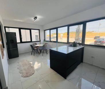 Eleganta si confort | 2 camere in bloc nou, parcare – zona Panoramic - Photo 1