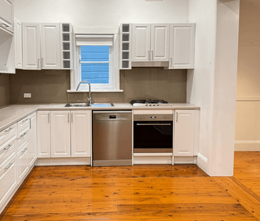 Charming Dual-Residence Property for Rent in Hunters Hill - Photo 3