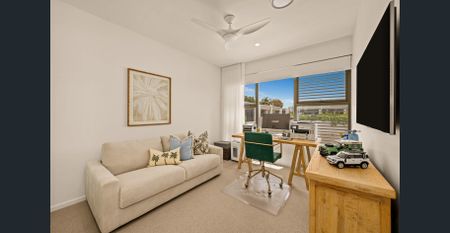 Luxurious Isle of Capri Villa – A Sanctuary of Style & Space - Photo 3