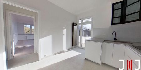 Appartement te huur in Oudergem voor € 1.250 met 2 slaapkamers - Photo 2