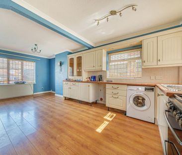 3 bedroom semi-detached house to rent - Photo 5