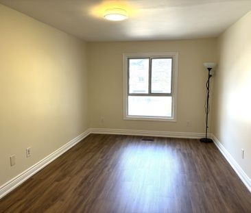 For Lease - 5 Thunder Grove, Toronto, Ontario - Photo 4