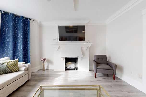 For Lease - 9 Humewood Court Unit# Building 1 Unit 5, Toronto, Ontario - Photo 1