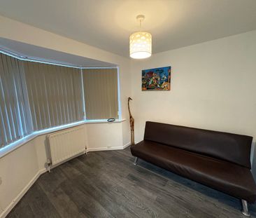 2 Bed Maisonette, Lynmouth Road, RG1 - Photo 2
