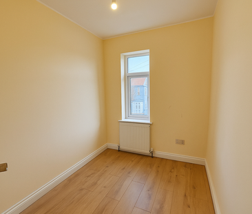 4 bedroom terraced house to rent - Photo 4