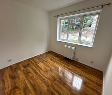 Connaught Road, Fleet, Hampshire, GU51 - Photo 2