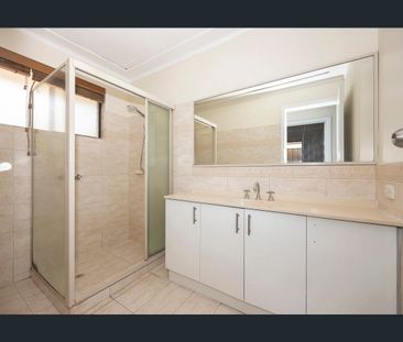 4 Esher Place, Morley, WA 6062 - Photo 3