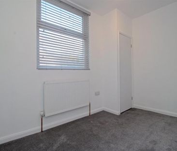 3 bedroom maisonette to rent - Photo 4