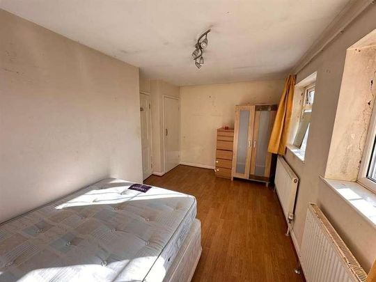 Lime Grove, Hayes, UB3 - Photo 1