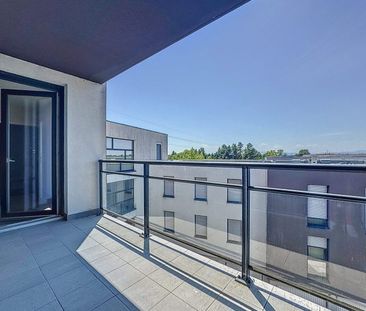 LINGOLSHEIM - Agréable 2P en dernier étage - Photo 4