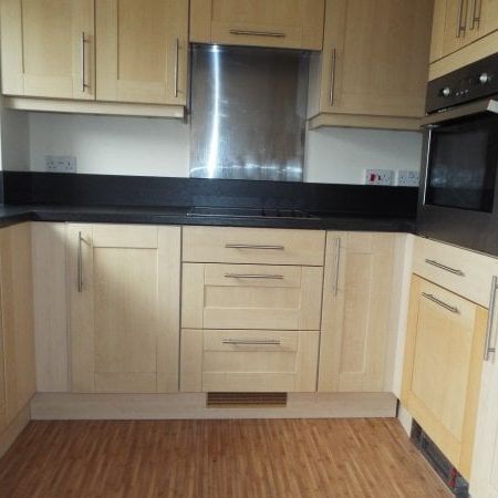 Polymond House, City Centre - Photo 1