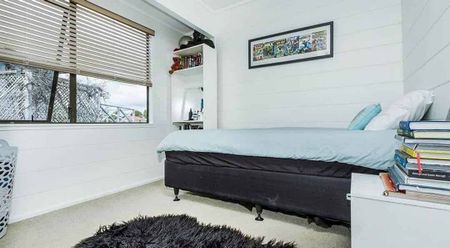 Bright & Sunny home on Cassino! - Photo 5