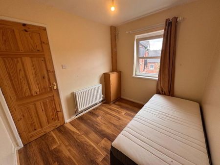 11 Marlborough Court, Belfast, BT9 7EF - Photo 3