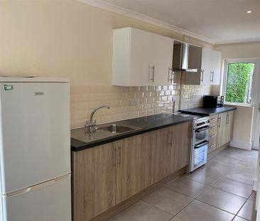 4 bedroom terraced house to rent - Photo 6