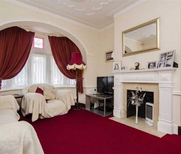 3 Bedroom House - Terraced To Let - Photo 3
