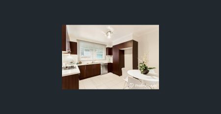 Stylish, Low-Maintenance Living in a Prime Caulfield South Location - Photo 5