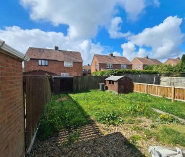 2 bedroom semi-detached house to rent - Photo 5