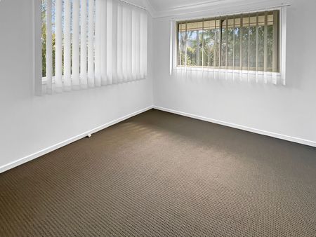 Charming Family Home in Prime Corinda Location - Photo 2