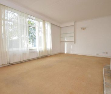 4 bedroom detached house to rent - Photo 3