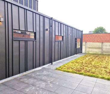 Huis met 2 slaapkamers, garage en tuin - Photo 1