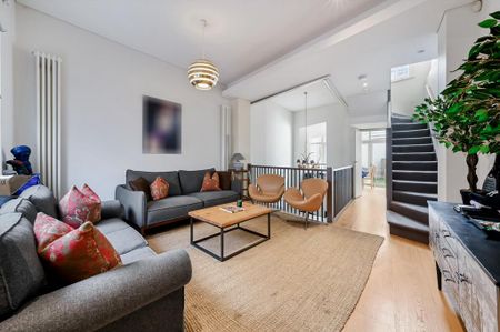 4 bedroom terraced house to rent - Photo 3