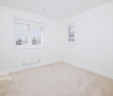 4 bedroom detached house to rent - Photo 5