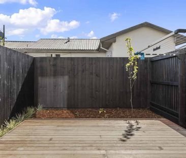 Stunning near new two bedroom townhouse - Spreydon - Photo 2