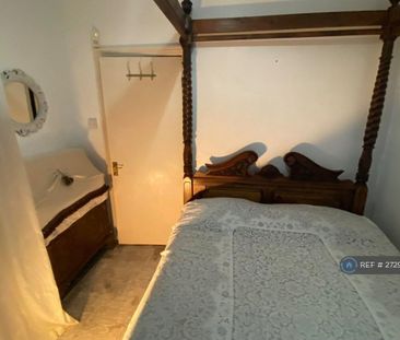 1 bedroom in a flat share to rent - Photo 6