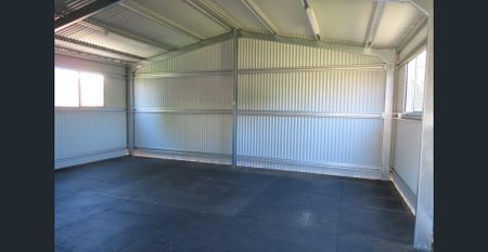 WALK EVERYWHERE FROM THIS 3 BEDROOM HOME! - Photo 4