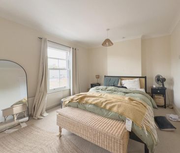 3 bedroom semi-detached house to rent - Photo 2