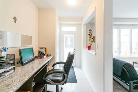 For Lease - 8622 Chickory Trail Unit# Main/2nd Flr, Niagara Falls, Ontario - Photo 2