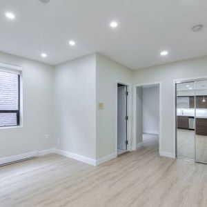 240 DURIE ST. #305 - 1BR/1BATH, LAUNDRY, NEWLY RENOVATED! - Photo 2