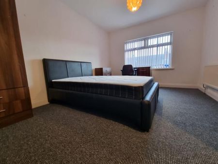 Mayville Avenue, Hyde Park - Photo 4