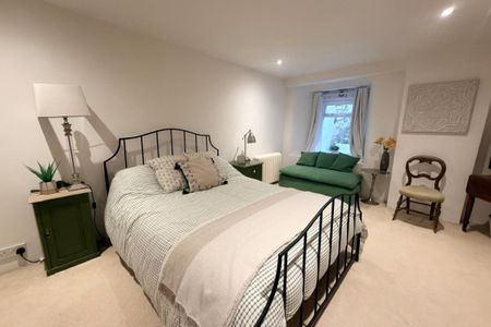 Henrietta Street - Photo 4