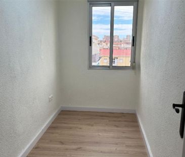 Piso de alquiler en Calle Virgen de África, 39, Ciudad de Asís - Photo 1