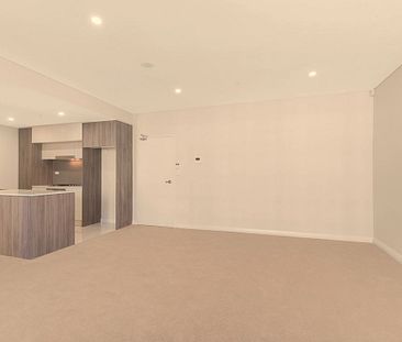 Modern Spacious 3 Bedrooms Plus Study Apartment Available For Lease!! - Photo 3