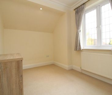 4 bedroom detached house to rent - Photo 6