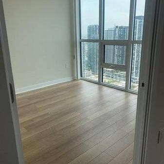 Grandpark dr. & Burnhamthorpe Rd Luxury 1Bdrm +Den Laminated Floors - Photo 1