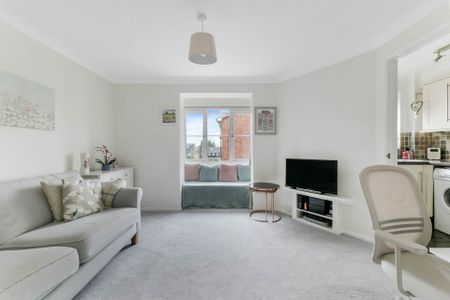 Firle Court, Epsom - Photo 2