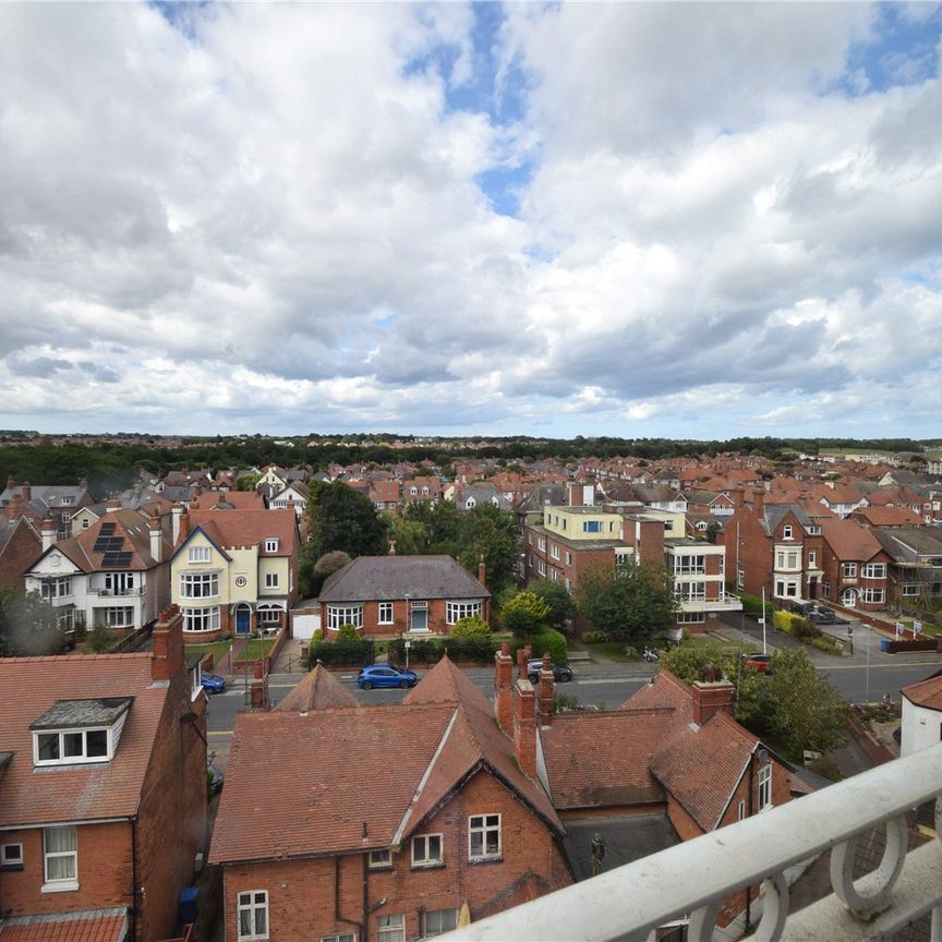 2 bed apartment to rent in St. Annes Road, Bridlington, YO15 - Photo 1